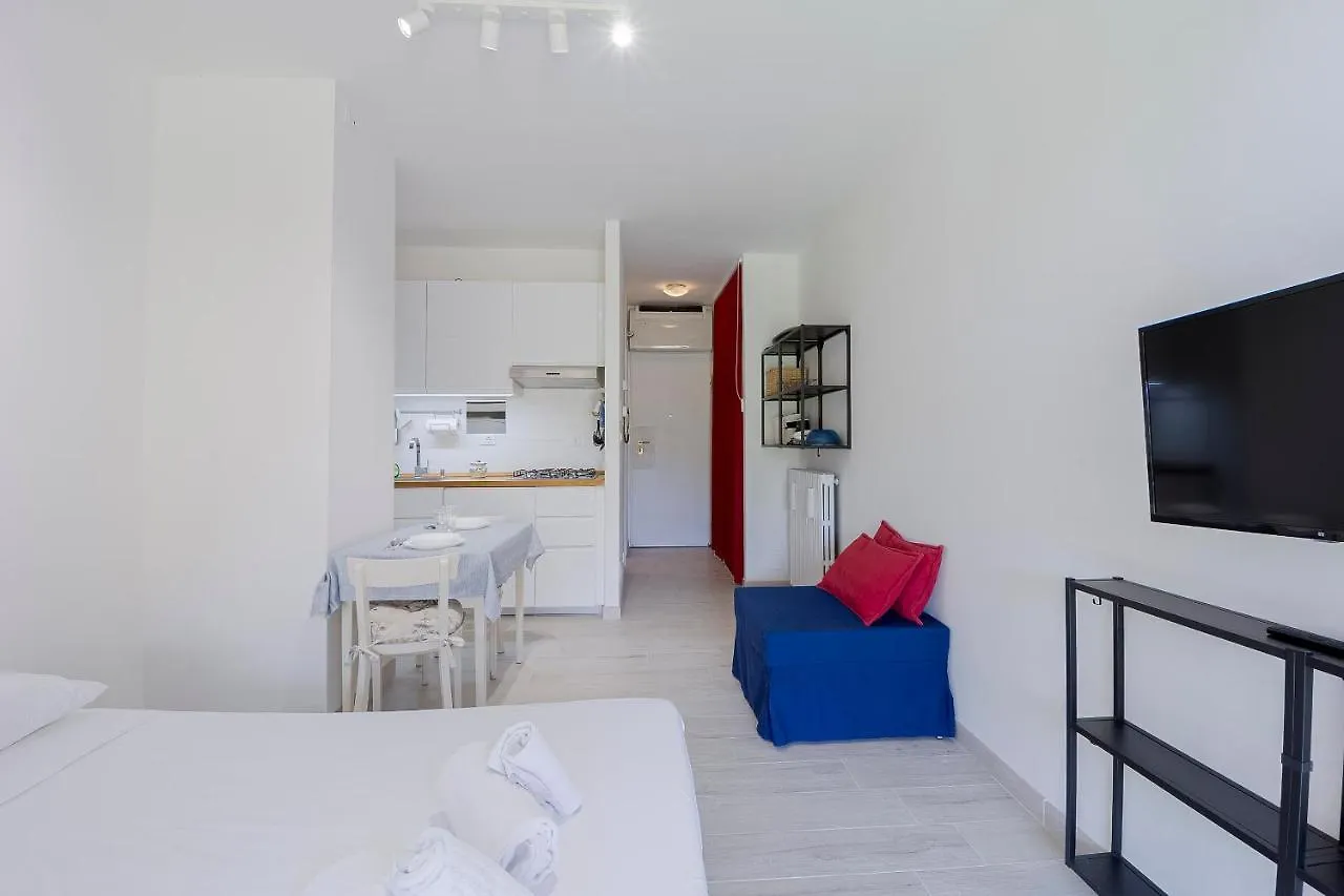 Lemon Tree In The Garden - Studio Apartment Sanremo 0*,
