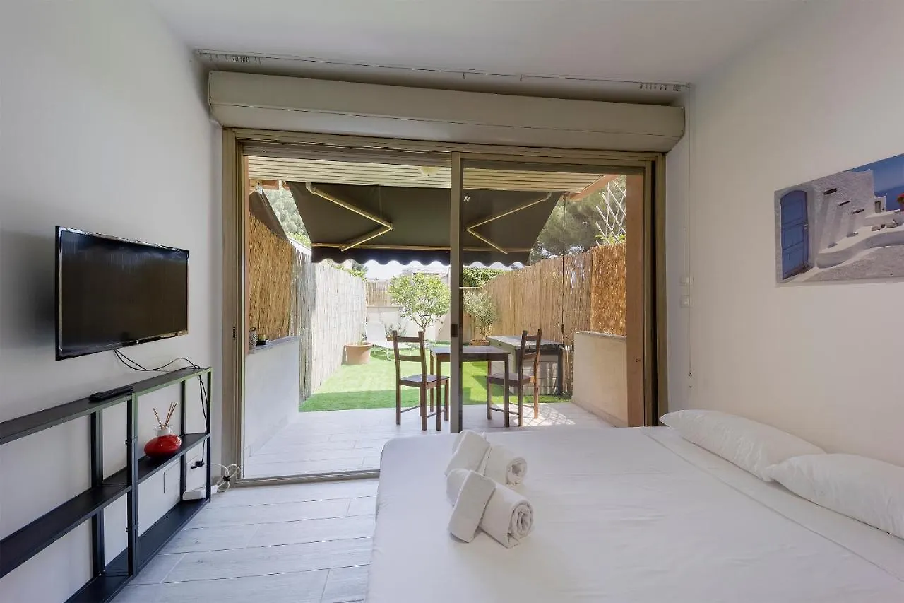 Lemon Tree In The Garden - Studio Apartment Sanremo 0*,